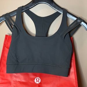 BRAND NEW LULULEMON SPORTS BRA